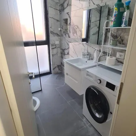 Ema Apartment