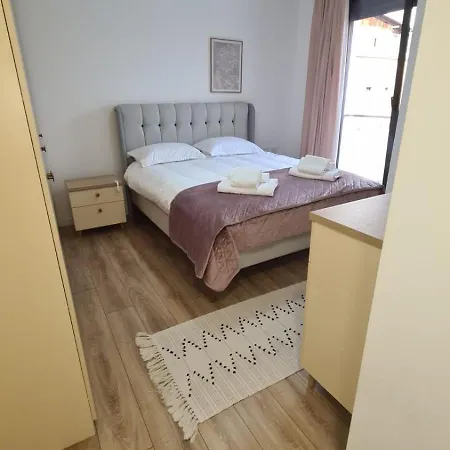 Ema Apartment
